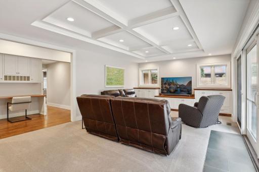 2053 Upper Saint Dennis Road, Saint Paul, MN 55116