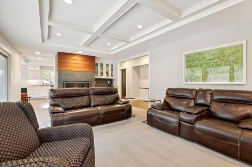 2053 Upper Saint Dennis Road, Saint Paul, MN 55116