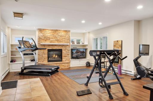 2053 Upper Saint Dennis Road, Saint Paul, MN 55116