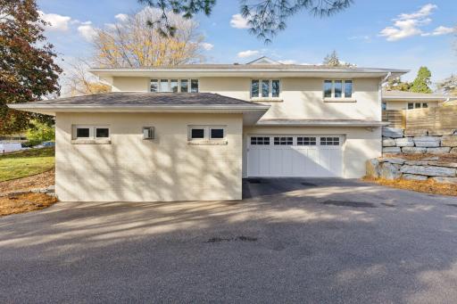 2053 Upper Saint Dennis Road, Saint Paul, MN 55116