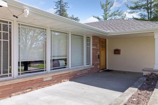 2053 Upper Saint Dennis Road, Saint Paul, MN 55116