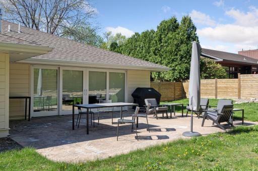 2053 Upper Saint Dennis Road, Saint Paul, MN 55116