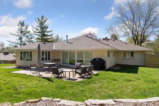 2053 Upper Saint Dennis Road, Saint Paul, MN 55116