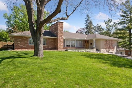 2053 Upper Saint Dennis Road, Saint Paul, MN 55116