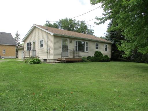 210 Parker Avenue E, Dassel, MN 55325