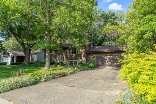 8280 Sunnyside Road, New Brighton, MN 55112