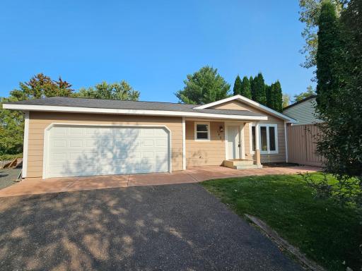 1400 Hallewood Boulevard, New Richmond, WI 54017