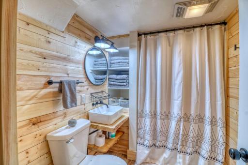 1020 W Lake Drive, Detroit Lakes, MN 56501