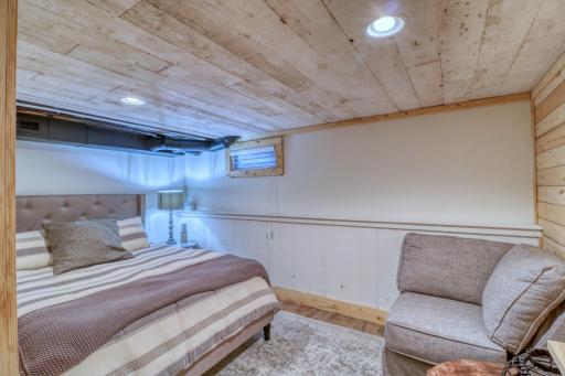 1020 W Lake Drive, Detroit Lakes, MN 56501