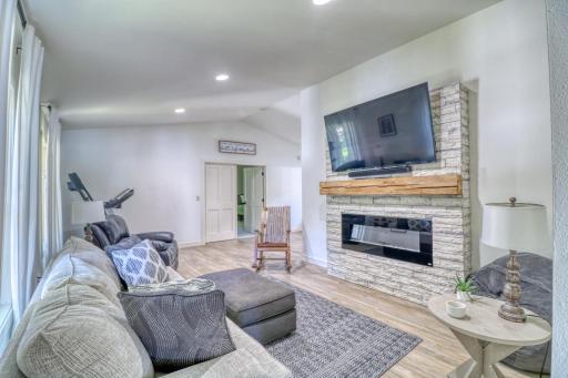 1020 W Lake Drive, Detroit Lakes, MN 56501