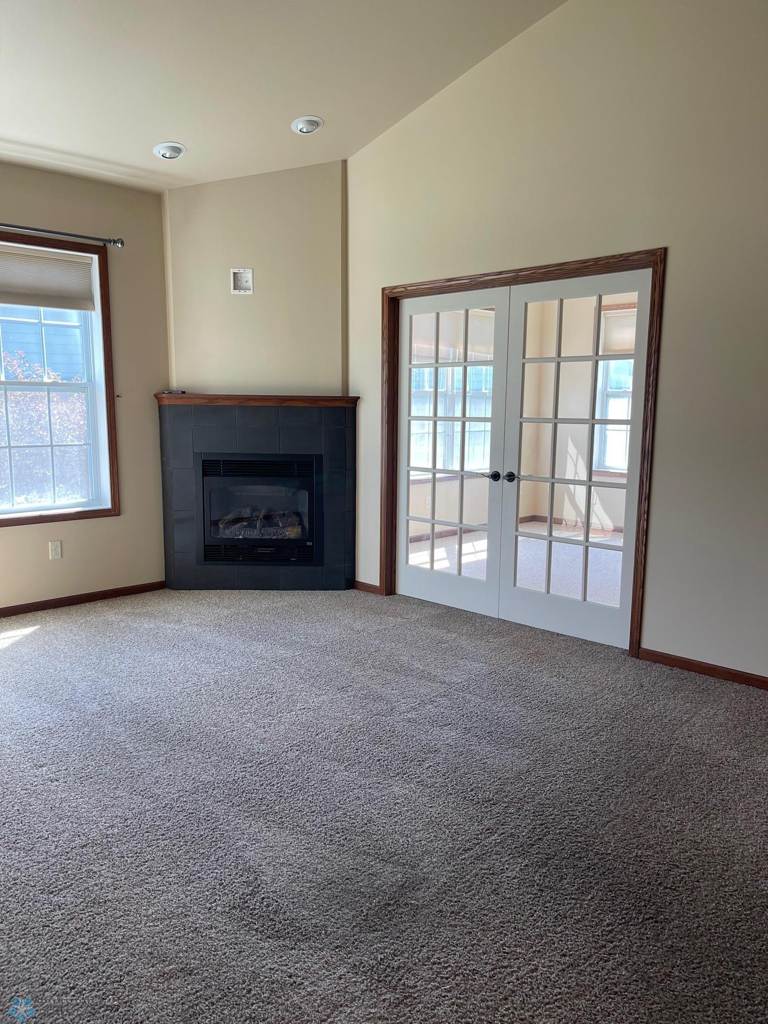 Living room - Doors to Sunroom