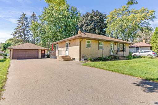 120 Roselawn Avenue E, Saint Paul, MN 55117