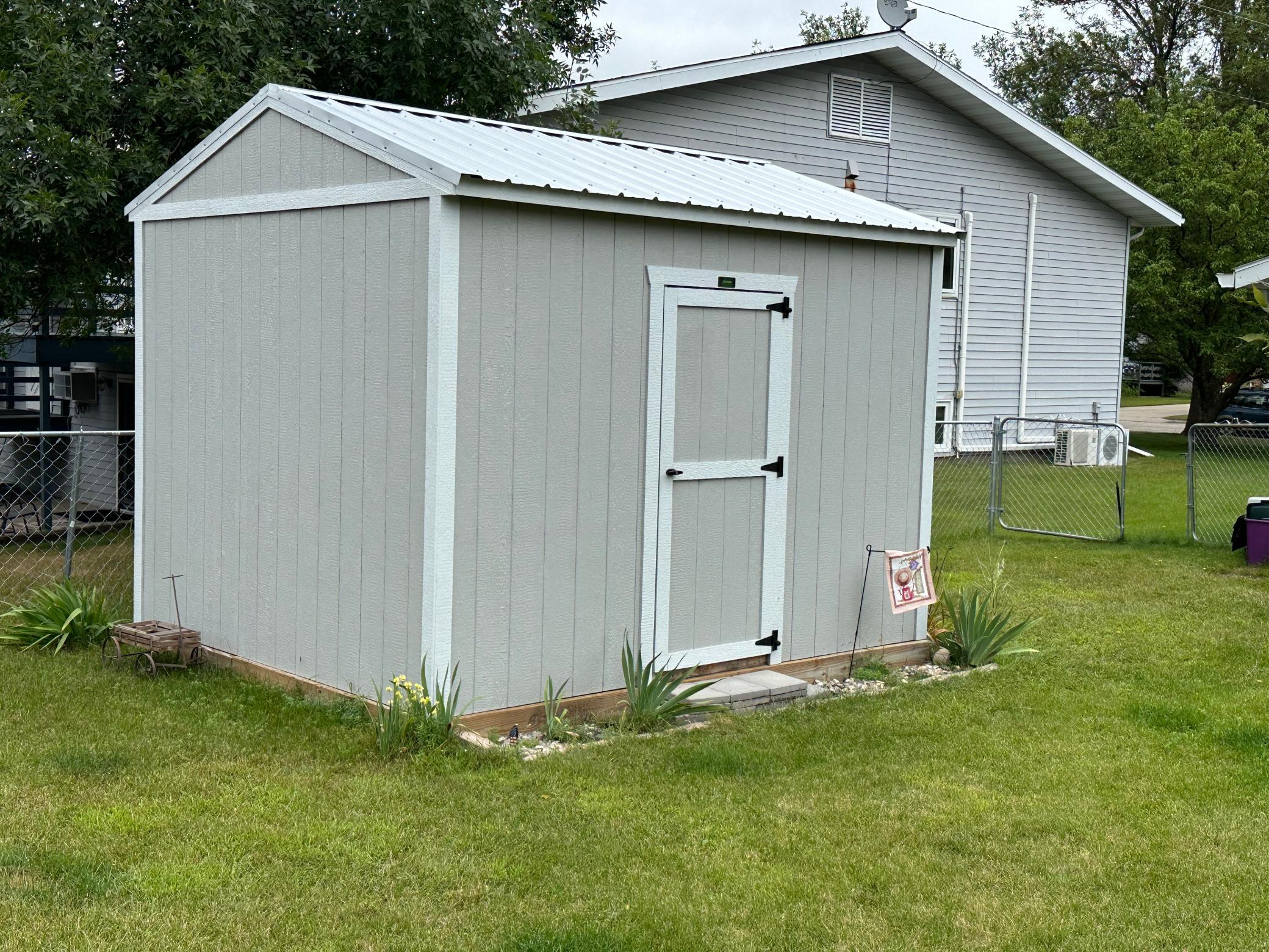 Tool shed