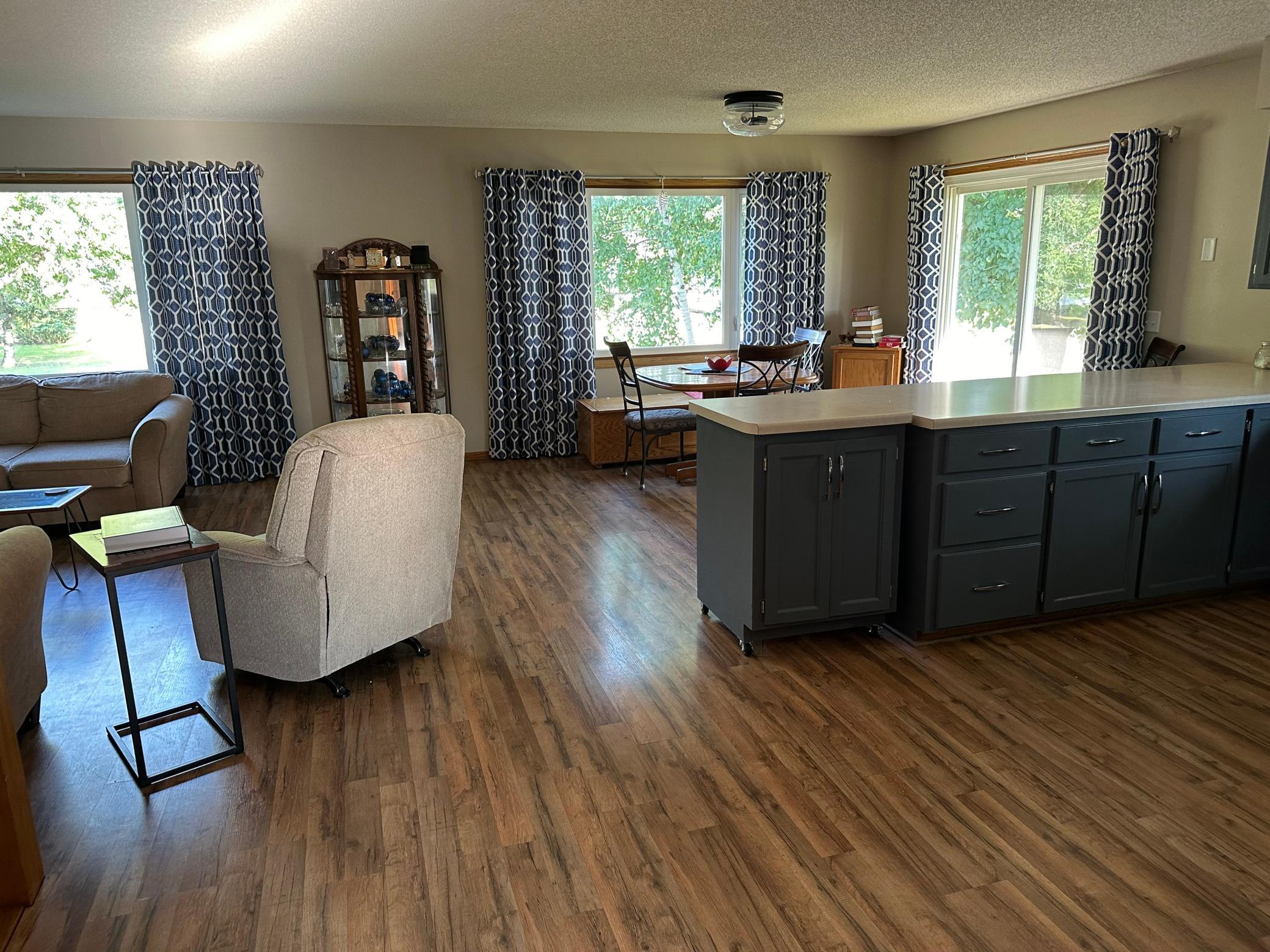 Livingroom.Dining