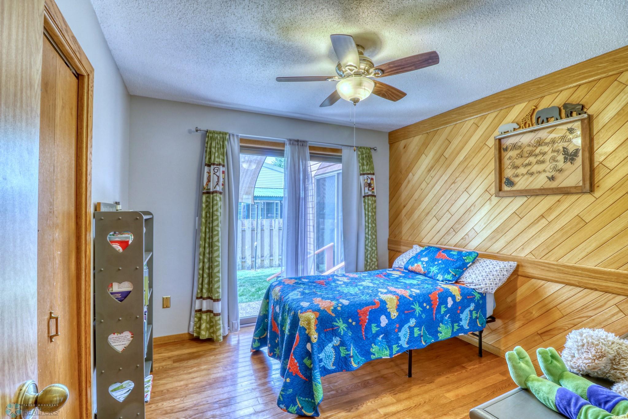 Bedroom1_1.jpg