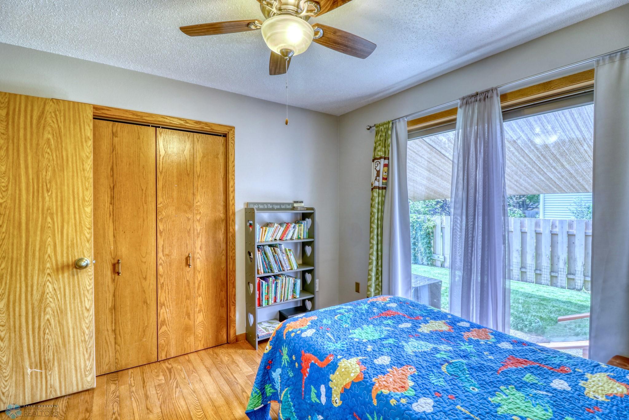 Bedroom1_2.jpg