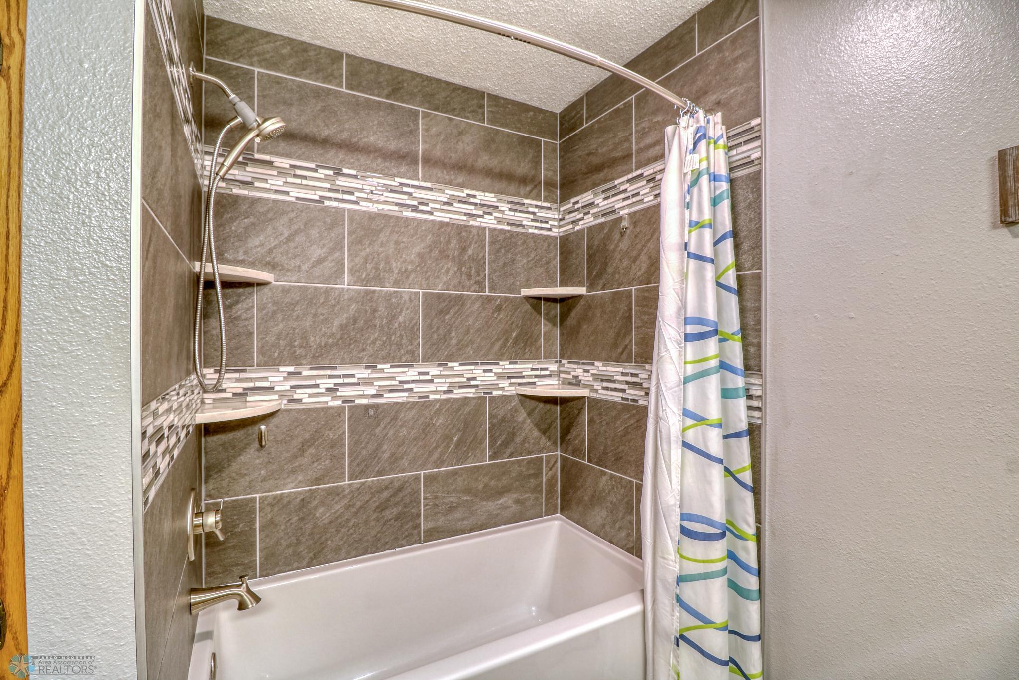 Bathroom1_2.jpg
