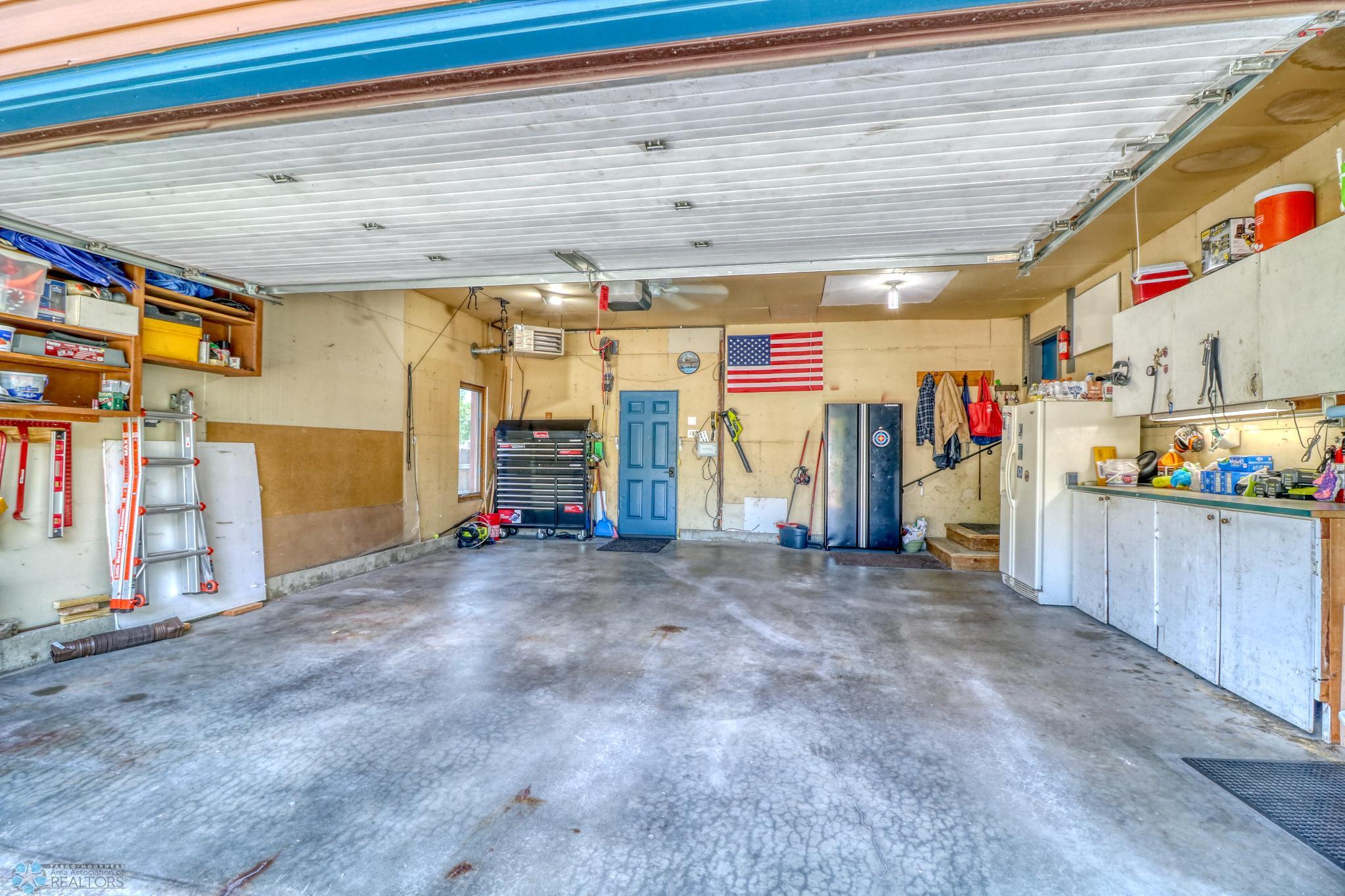 Garage1_1.jpg