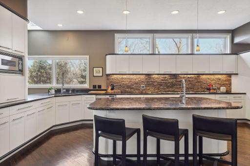 10860 Purdey Road, Eden Prairie, MN 55347