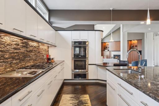 10860 Purdey Road, Eden Prairie, MN 55347