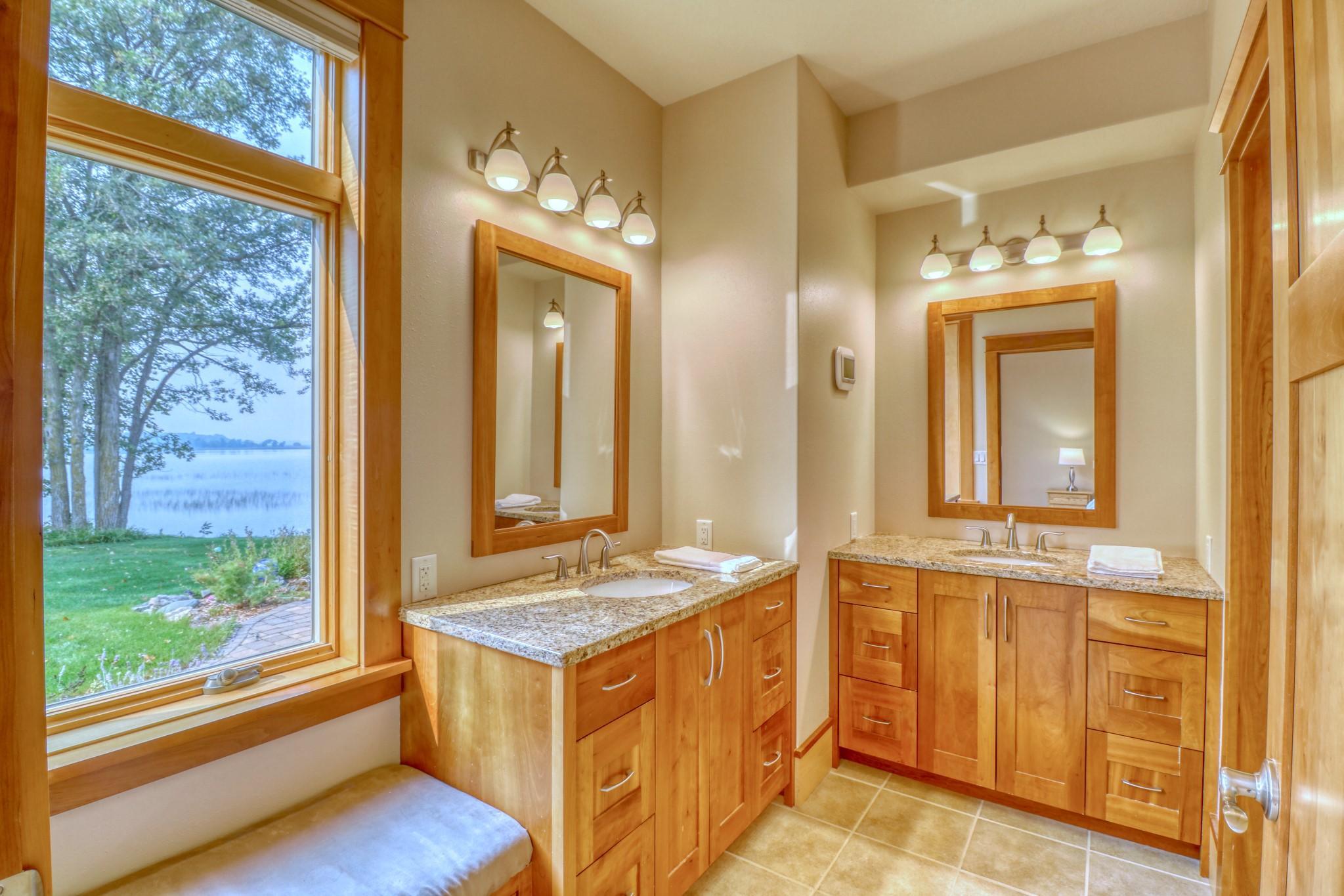 Primary Bathroom1_1.jpg