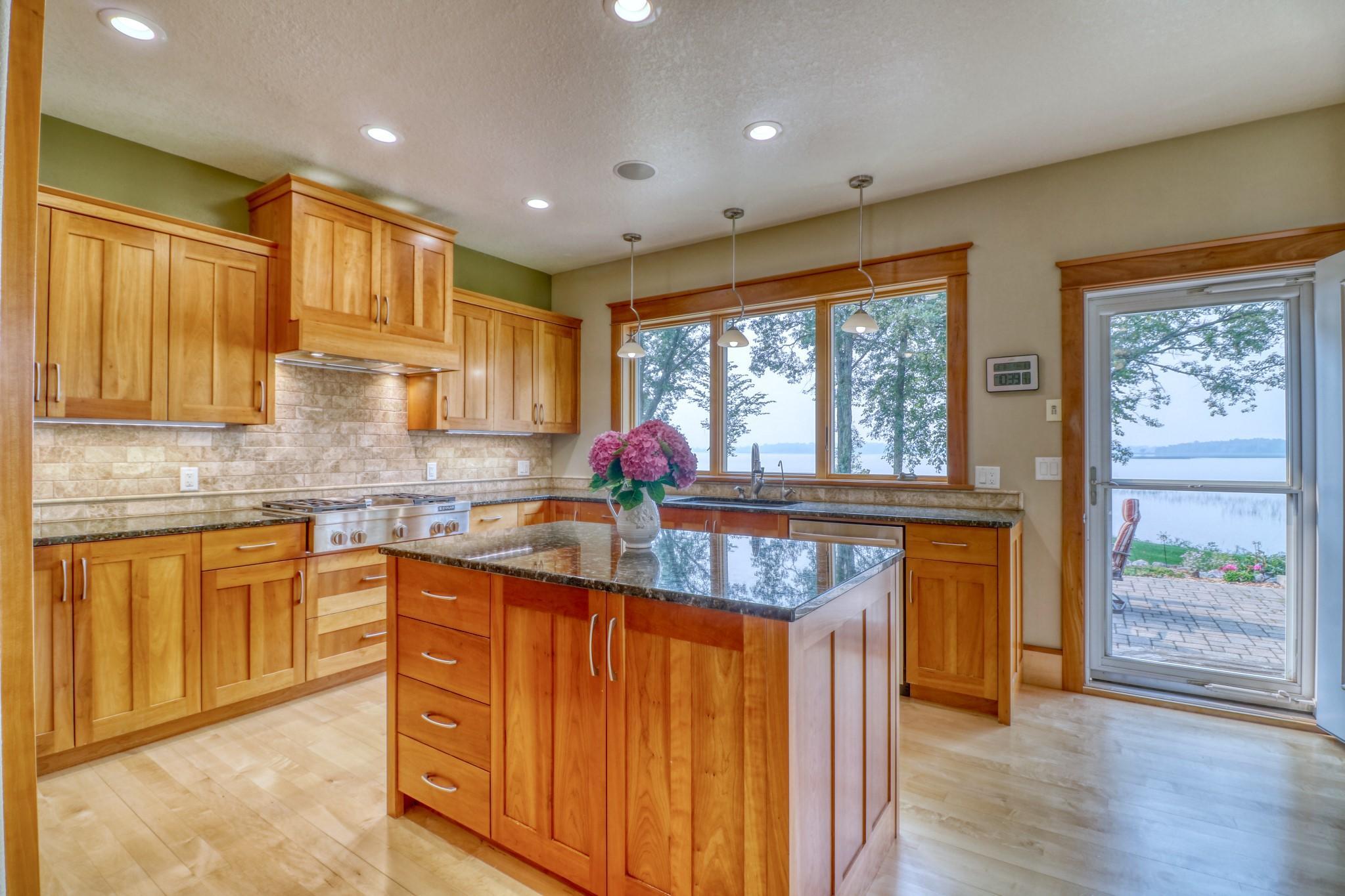 Kitchen1_2.jpg