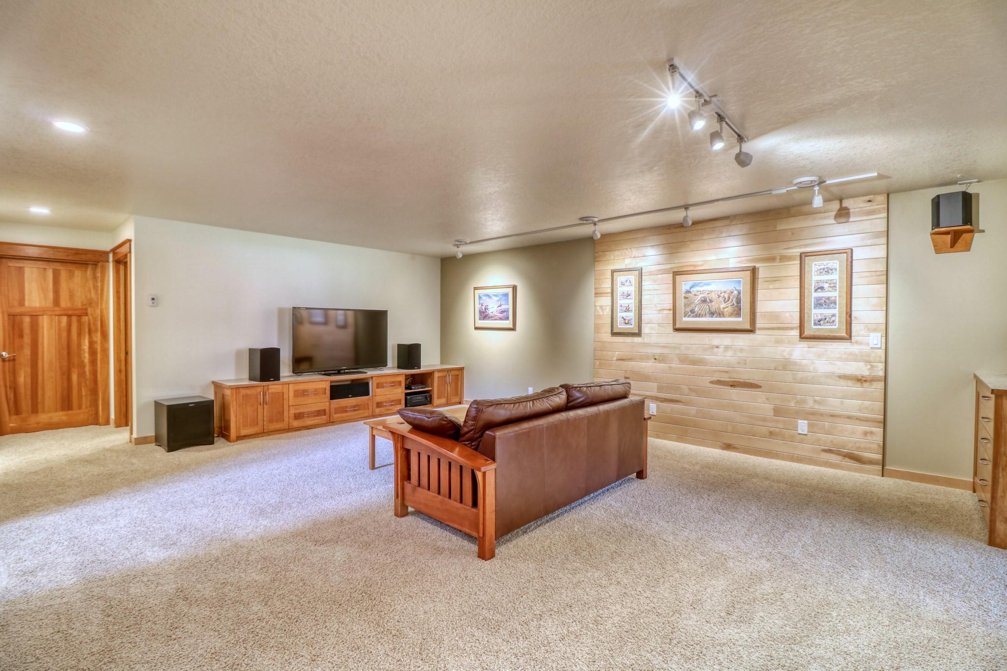 Basement1_4.jpg