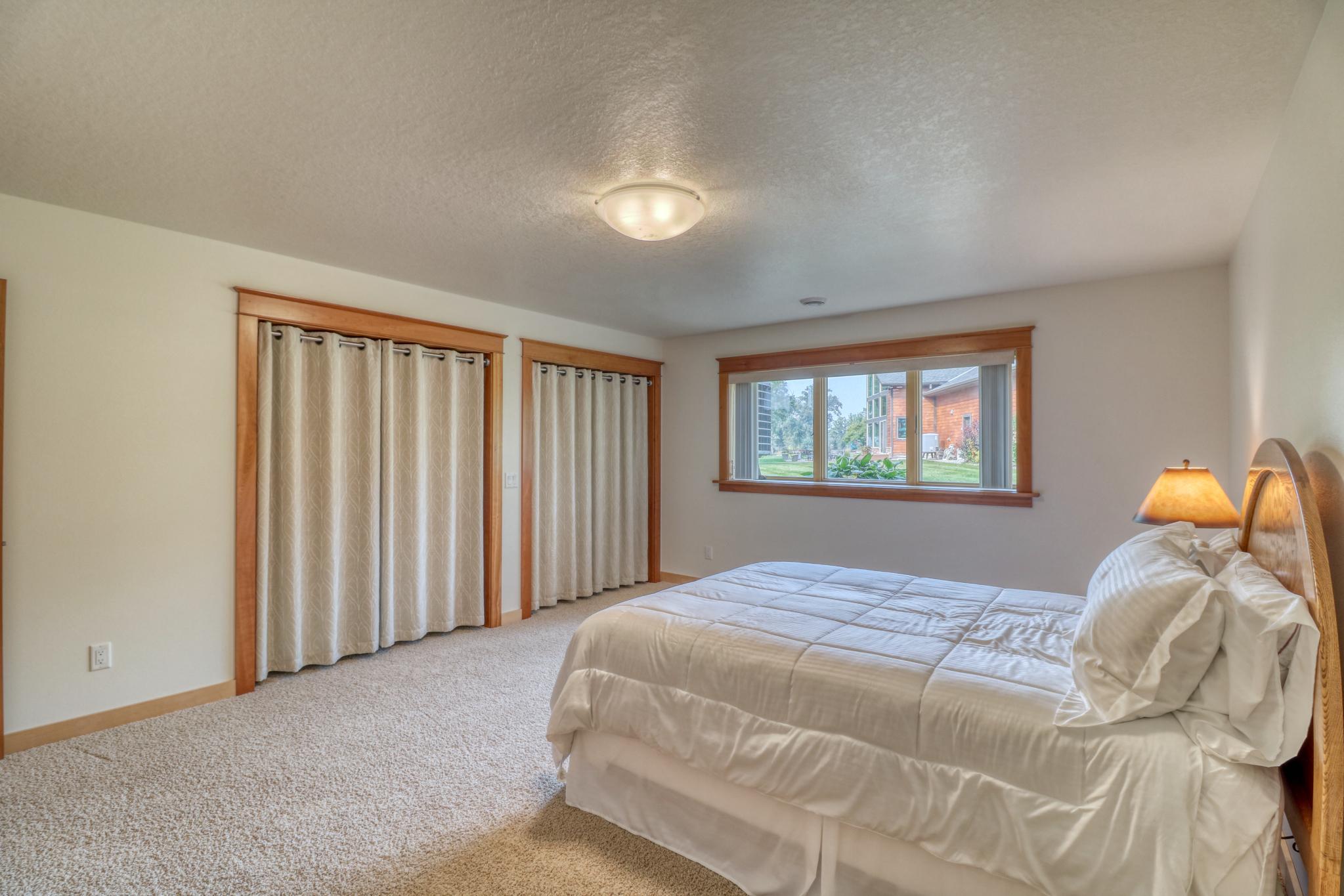 Basement Bedroom1_2.jpg