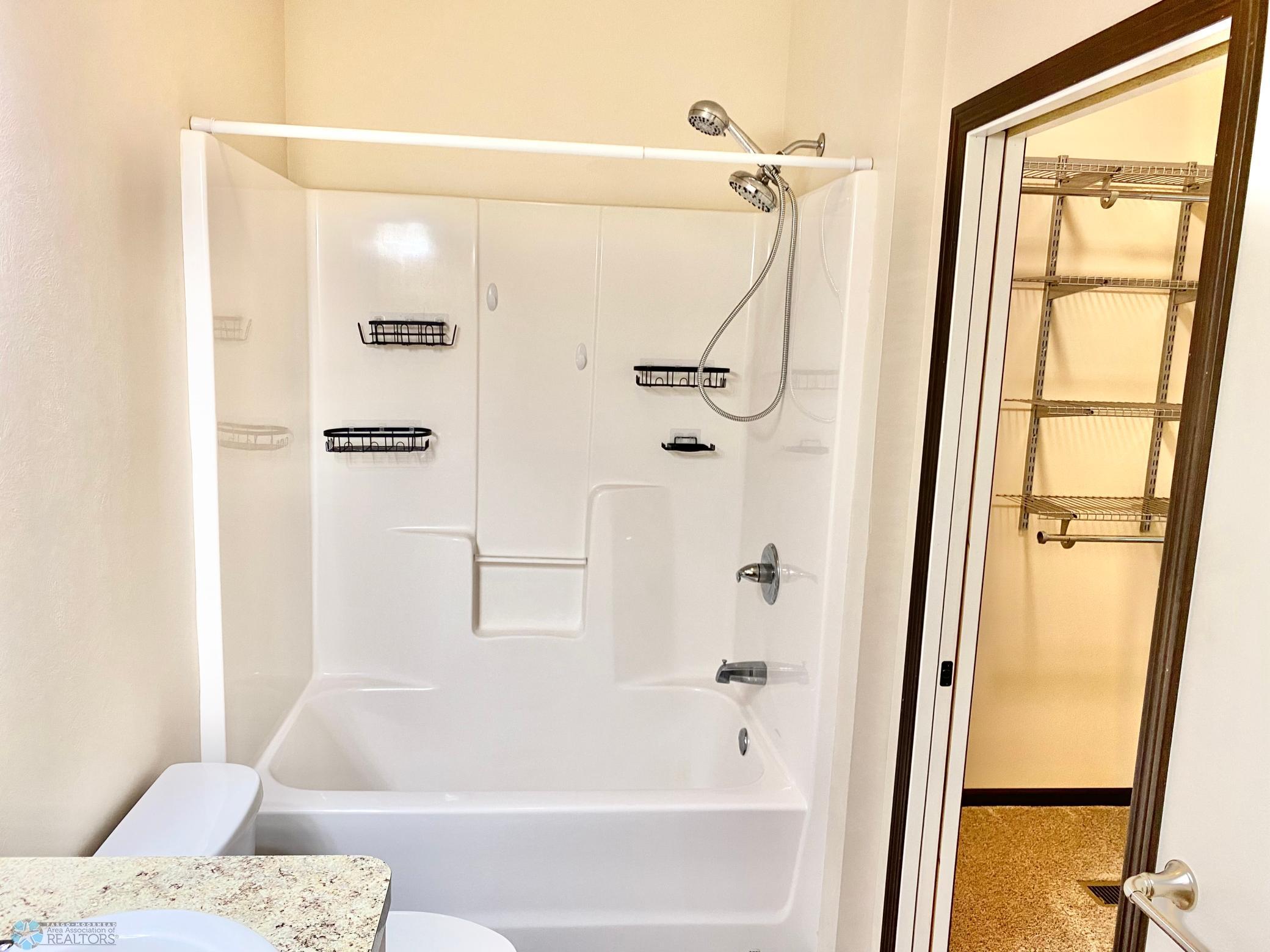 upper level hollywood bath.jpg