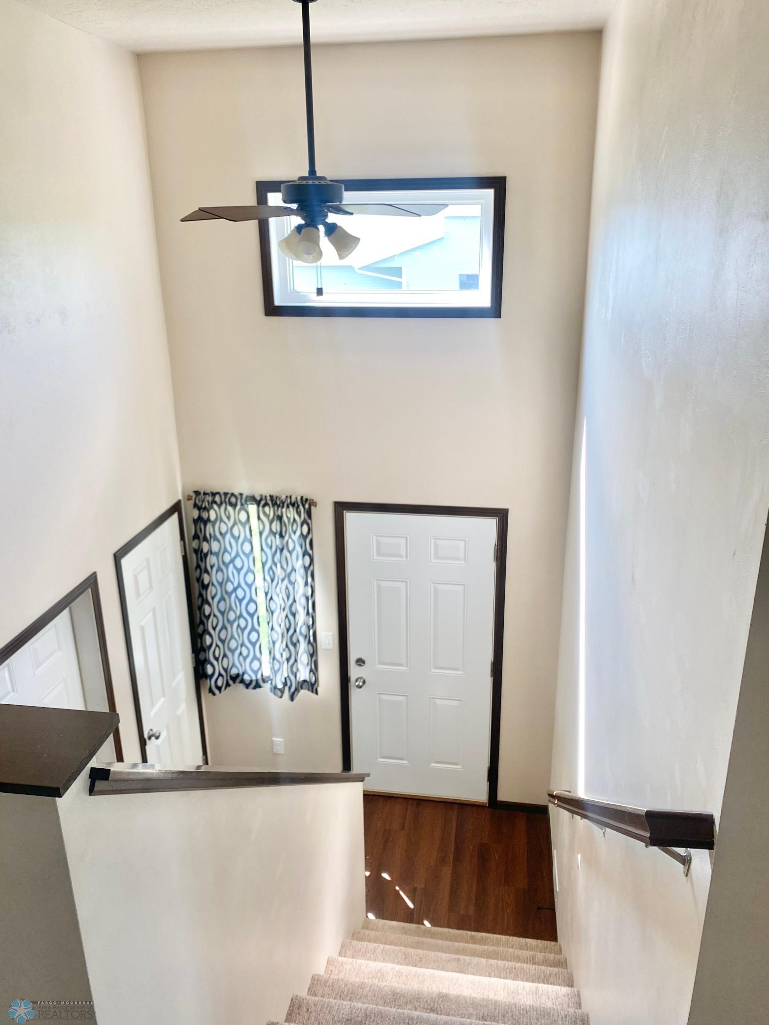 foyer.jpg