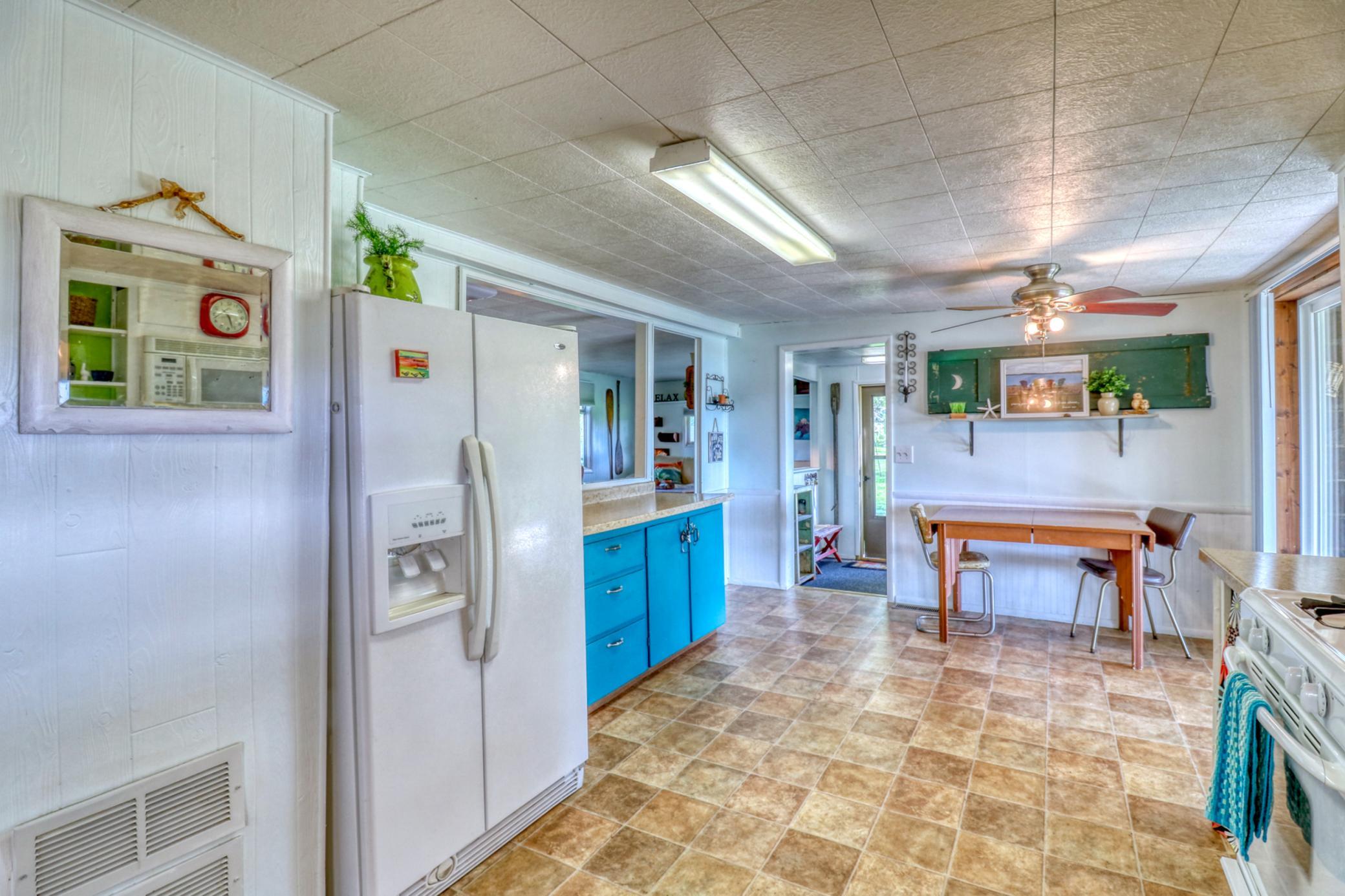 Kitchen1_2.jpg