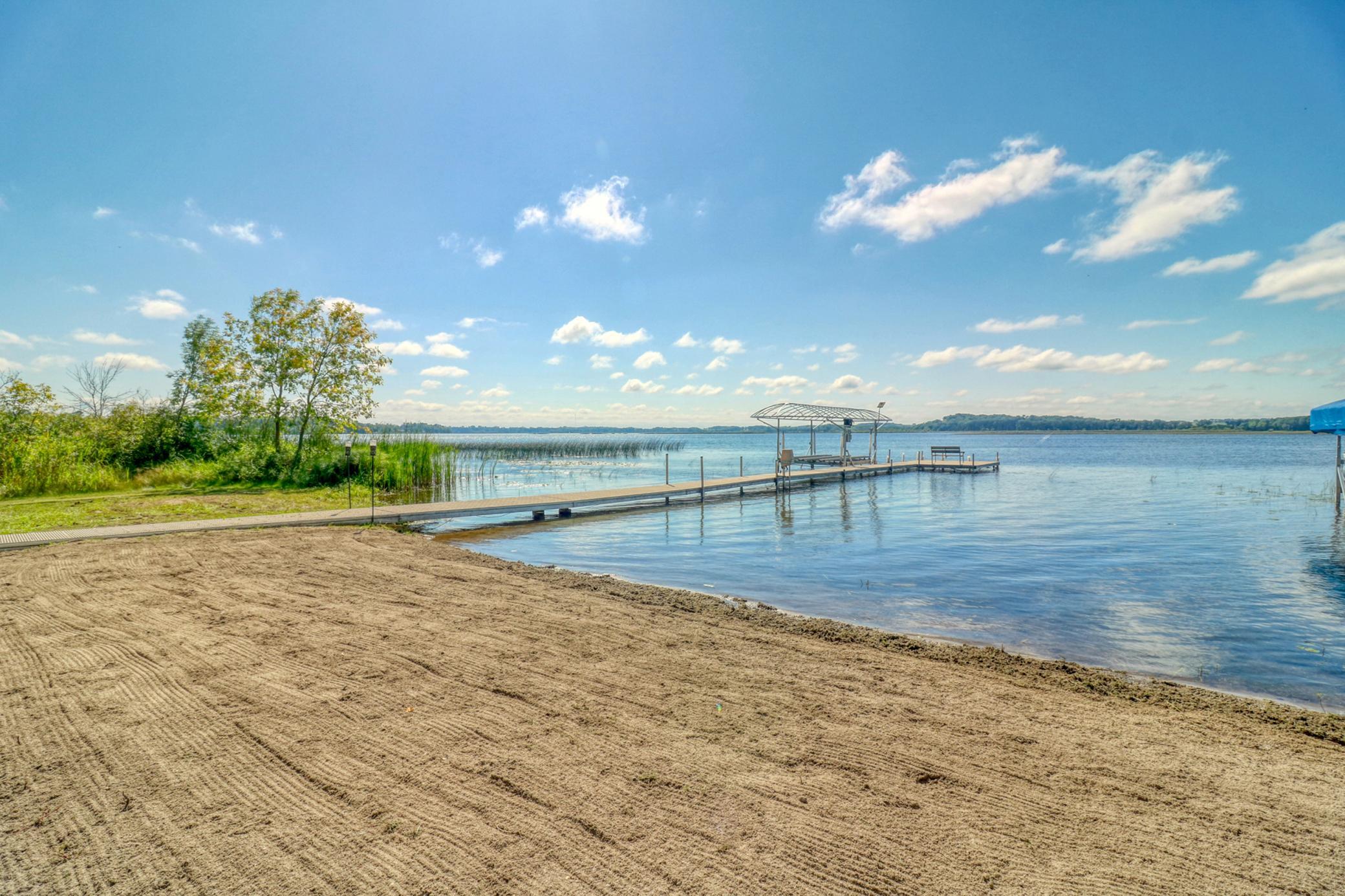 Exterior_Lake1_0.jpg