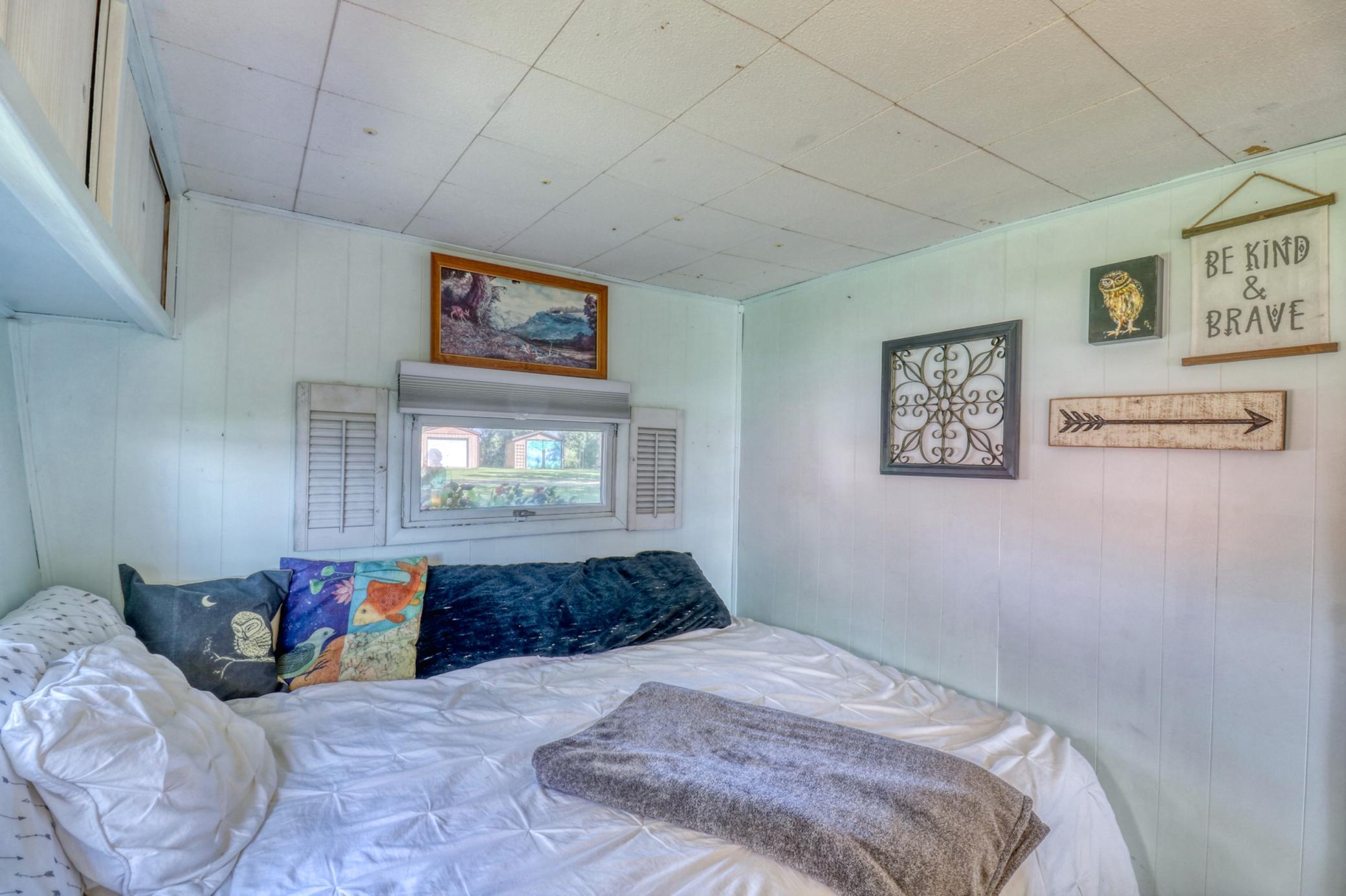 Bedroom2_1.jpg