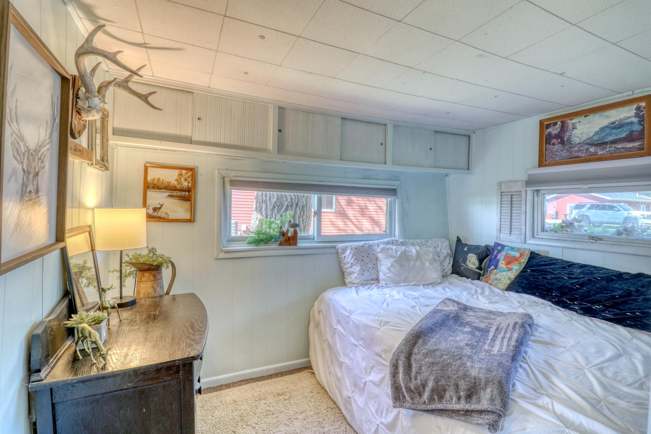 Bedroom2_2.jpg