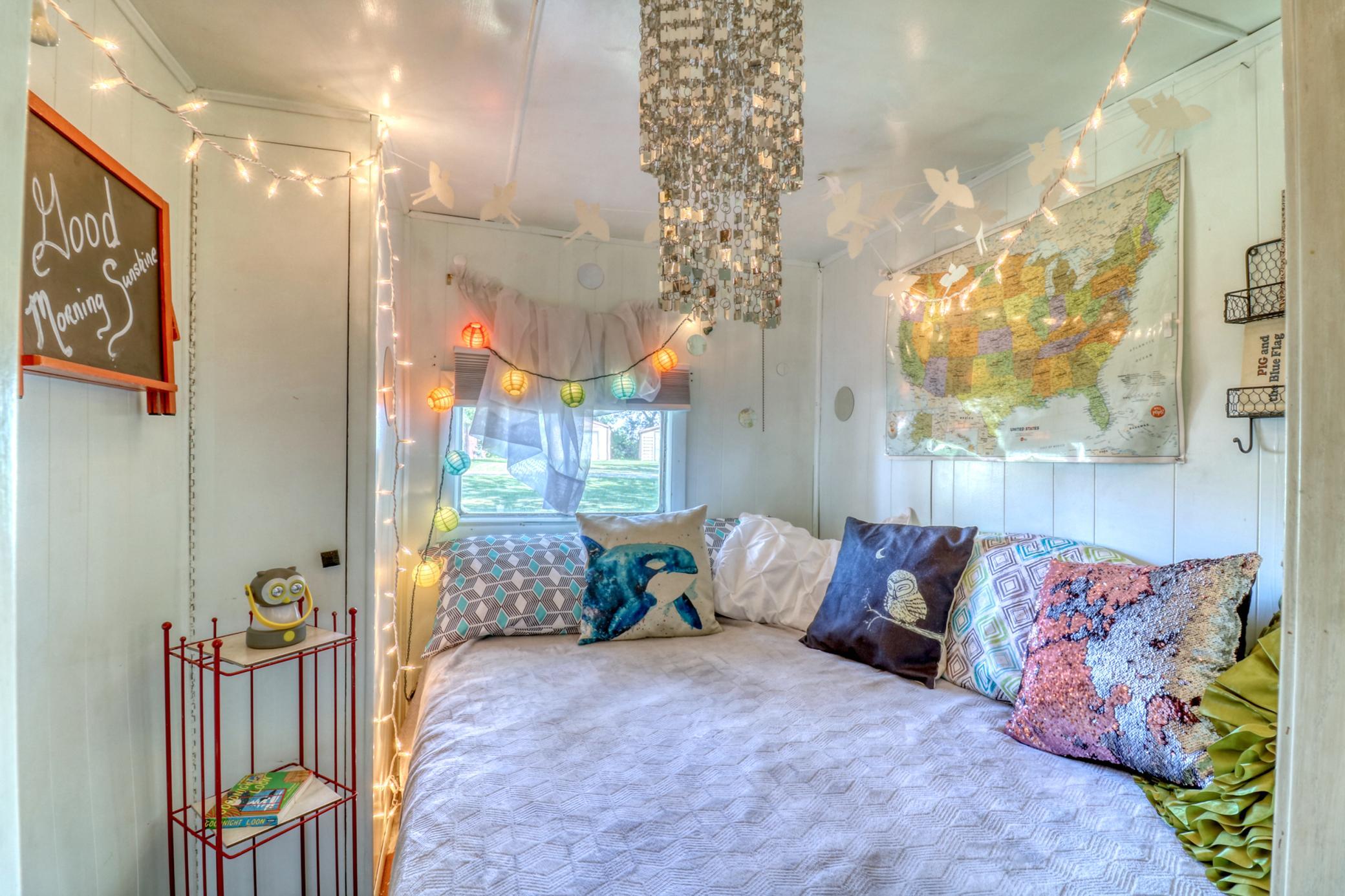 Bedroom1_0.jpg