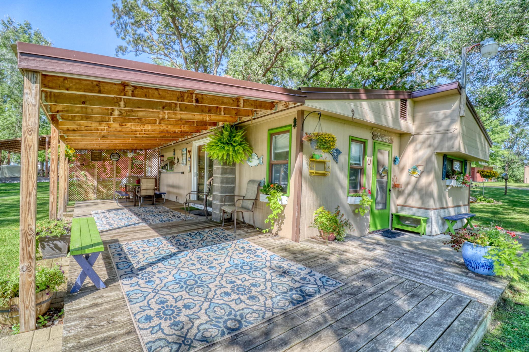 Exterior_Patio1_1.jpg