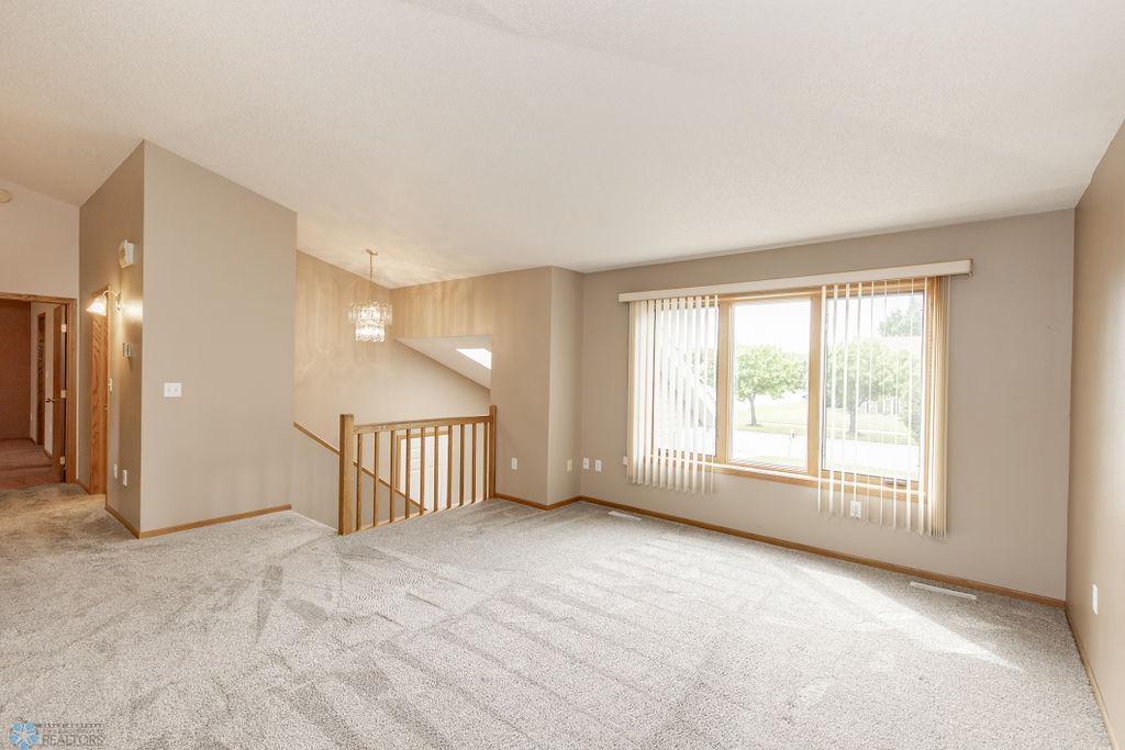 Livingroom-4.jpg