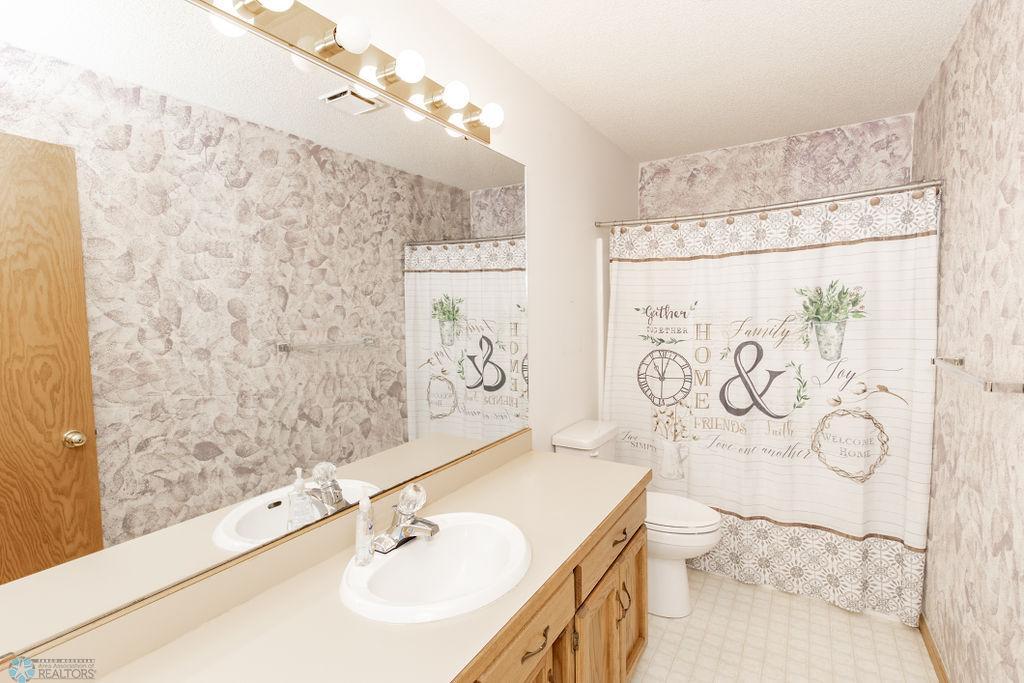 Full LL Bathroom3-37.jpg