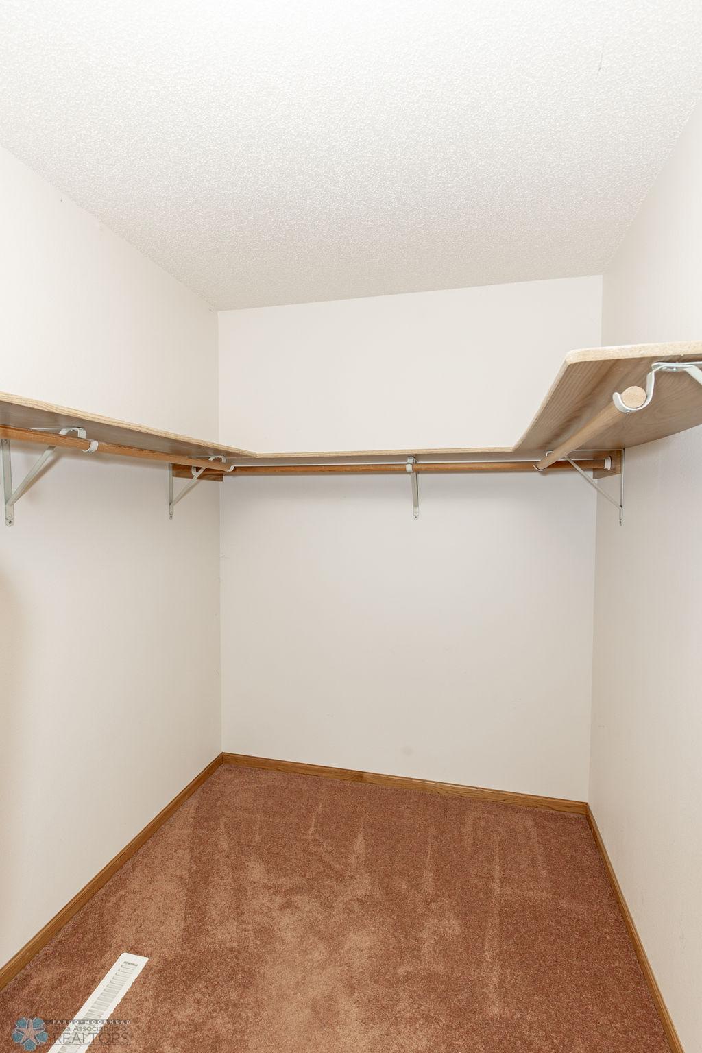 Master W/I Closet-1.jpg