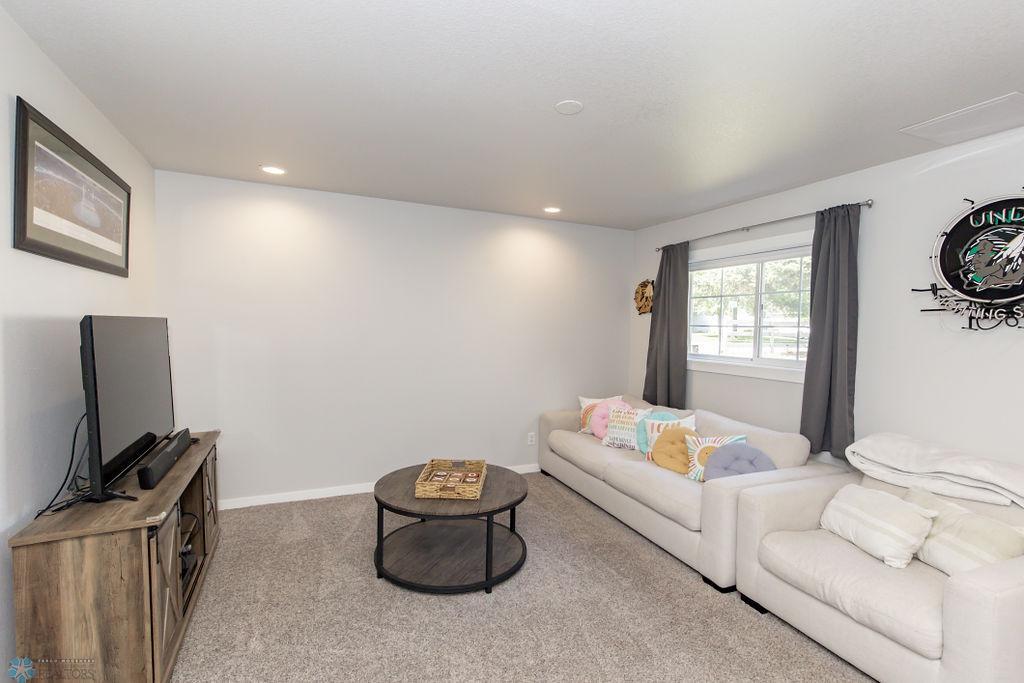 LL Familyroom-4.jpg