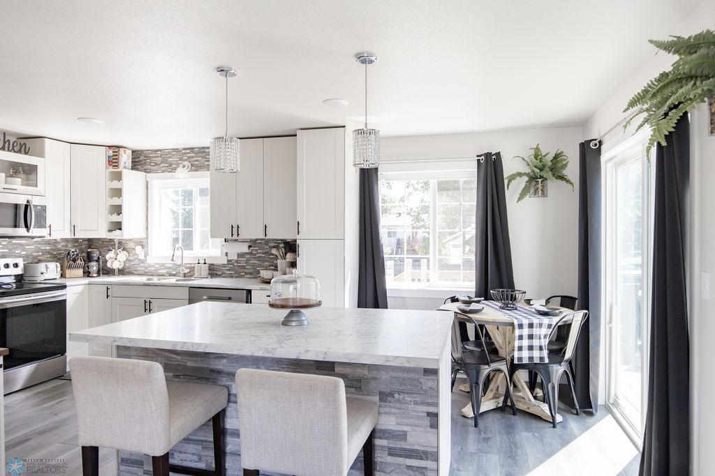 KitchenDining-1.jpg