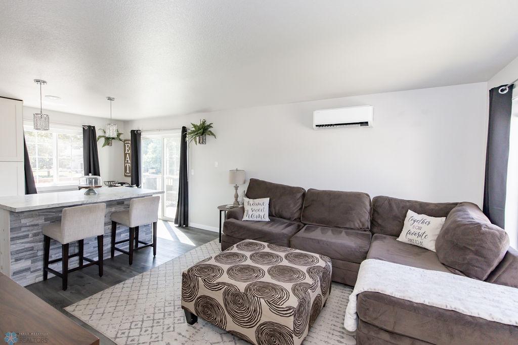 Livingroom-2.jpg