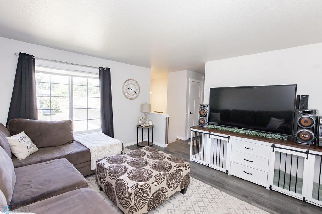 Livingroom-3.jpg