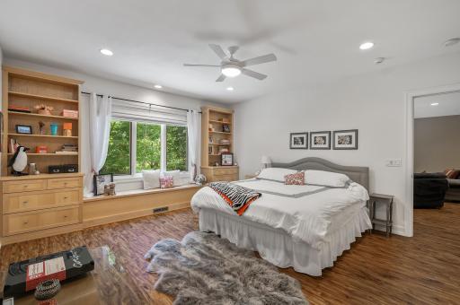 17910 6th Avenue N, Minneapolis, MN 55447