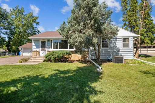 518 Park Valley Drive W, Hopkins, MN 55343