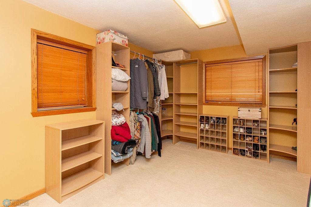 Bedroom 4 Closet