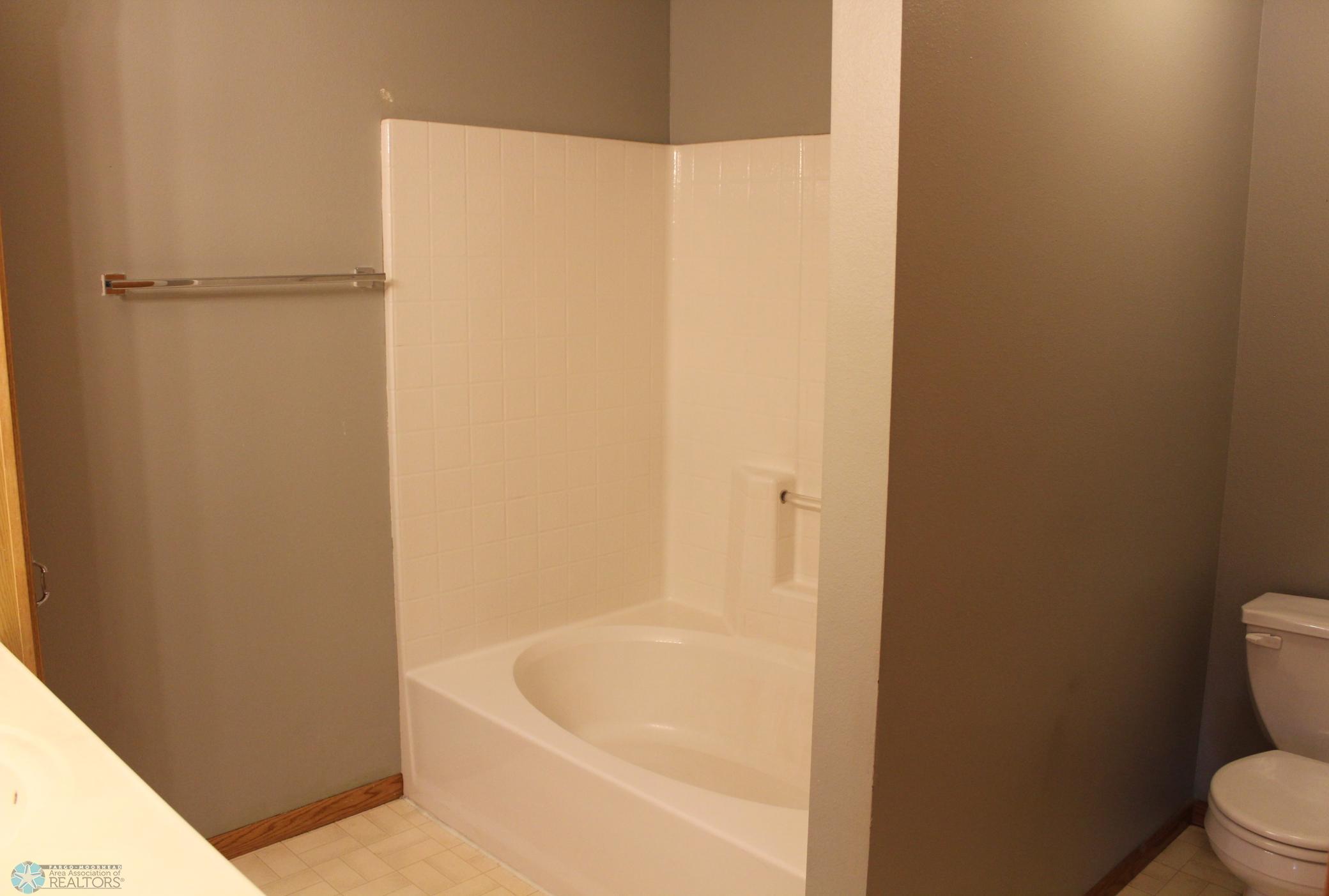 Hollywood bath upper level