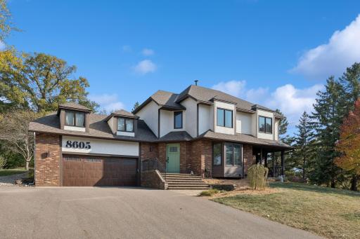 Welcome to 8605 Hunters Way of Apple Valley.