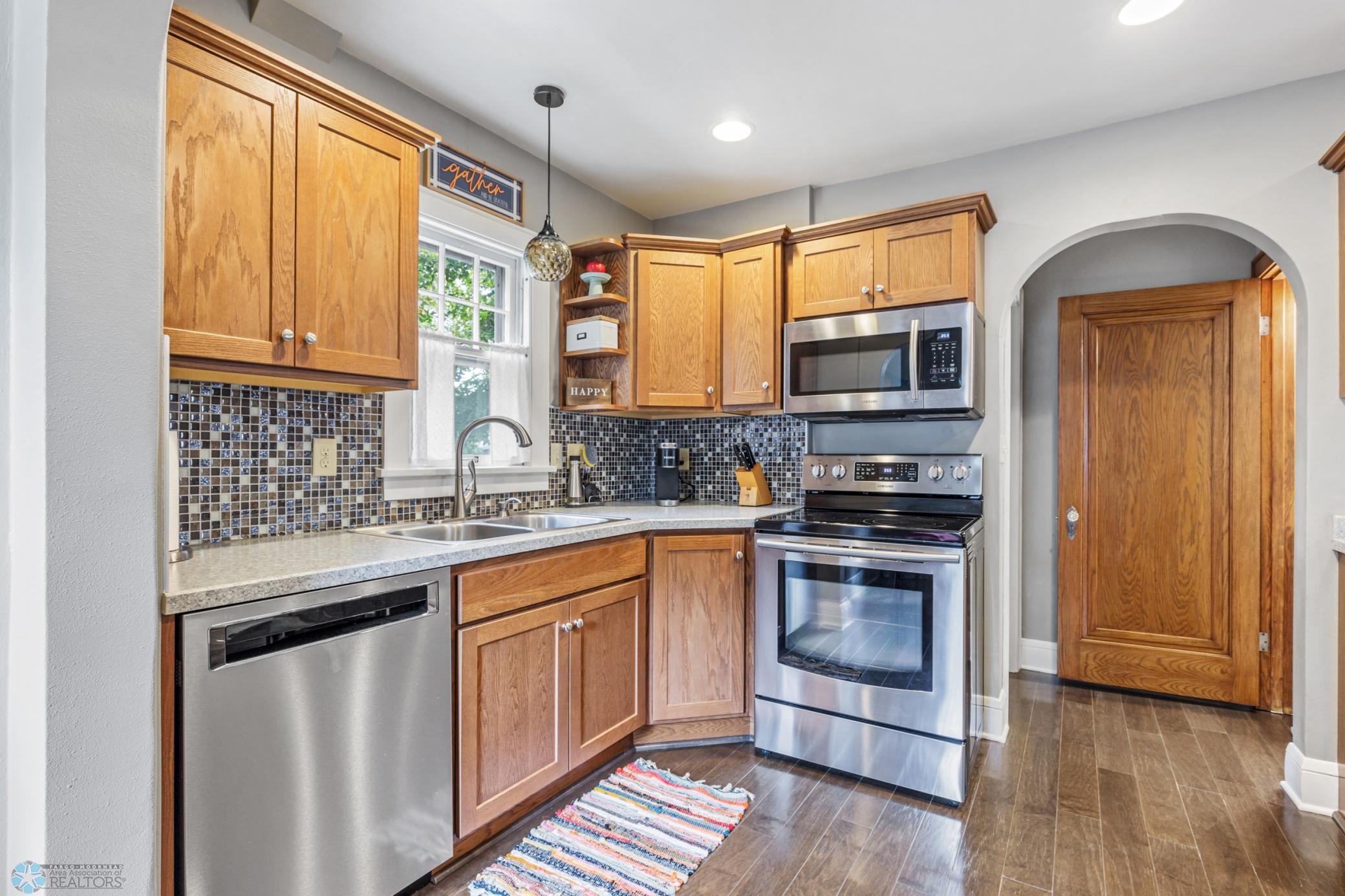 (11) Kitchen.jpg