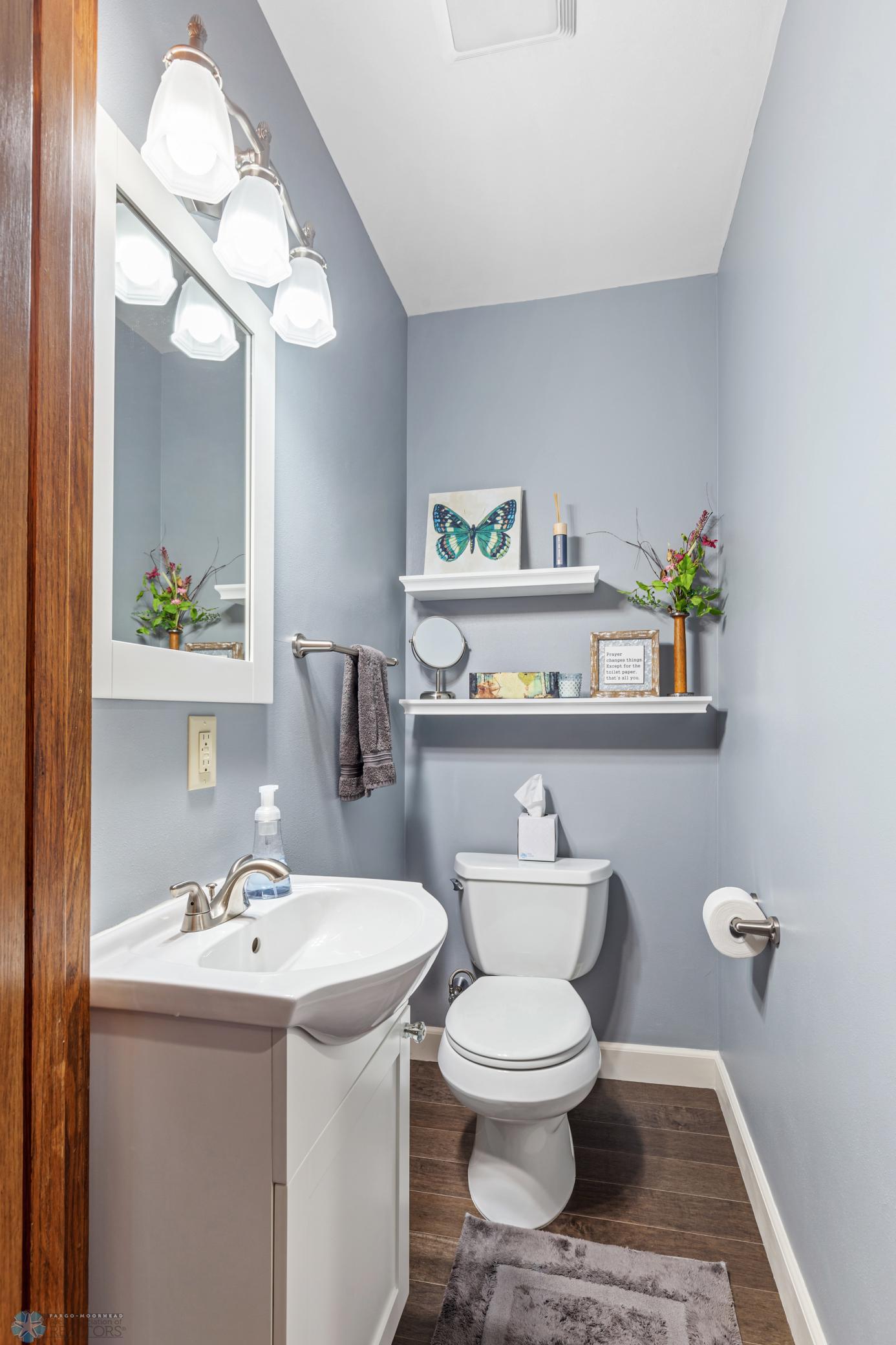 (14) Half Bath.jpg